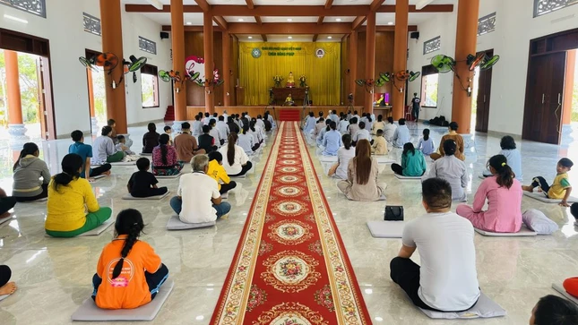 Khóa tu "Một ngày an lạc" tại chùa Đăng Pháp