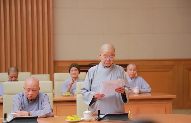 Ni trưởng Thích nữ Nhật Khương đại diện 36 đại biểu tiêu biểu phát biểu