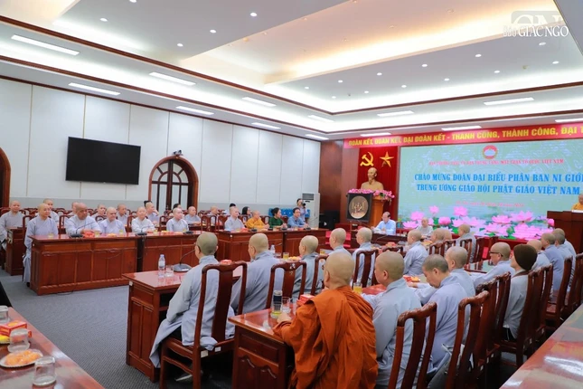 Lãnh đạo Ủy ban TƯMTTQVN tiếp chư Ni Phân ban Ni giới T.Ư