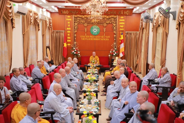 Quang cảnh buổi gặp tại Trụ sở T.Ư GHPGVN - chùa Quán Sứ Quang cảnh buổi gặp tại Trụ sở T.Ư GHPGVN - chùa Quán Sứ