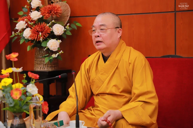 Hòa thượng Thích Thanh Nhiễu tiếp phái đoàn chư Ni thăm Trụ sở T.Ư GHPGVN tại chùa Quán Sứ Hòa thượng Thích Thanh Nhiễu tiếp phái đoàn chư Ni thăm Trụ sở T.Ư GHPGVN tại chùa Quán Sứ