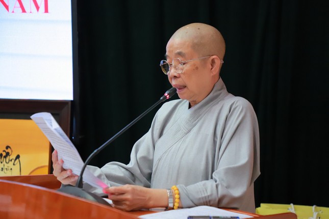 Ni trưởng Thích nữ Nhật Khương có bài phát biểu tại các cơ quan trung ương