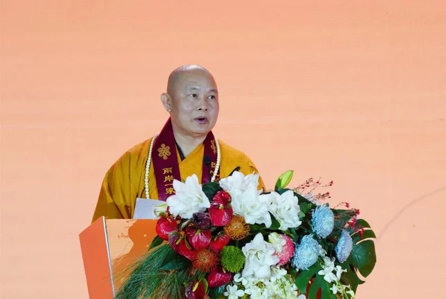 Thượng tọa Thích Giác Hiệp đã đọc diễn văn của phái đoàn GHPGVN