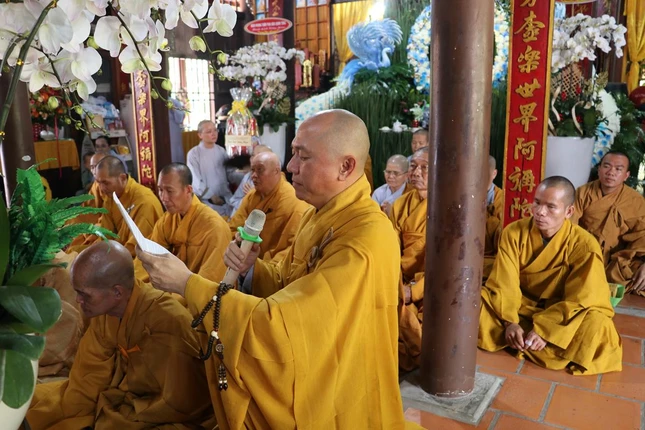 Thượng tọa Thích Tắc Bạch cung tuyên tiểu sử cố Trưởng lão Hòa thượng Thích Đạt Đồng