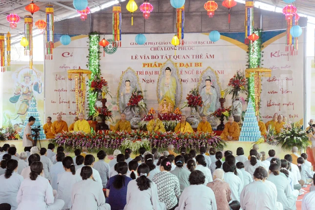 Phật tử tham gia Pháp hội Đại bi