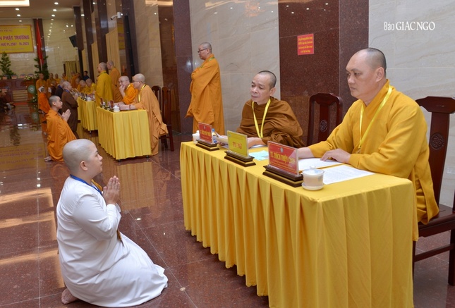 Giới tử Tu nữ trả lời câu hỏi vấn đáp