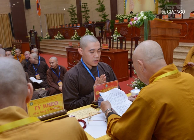 Mỗi giới tử trả lời 5 câu hỏi trực tiếp từ giám khảo