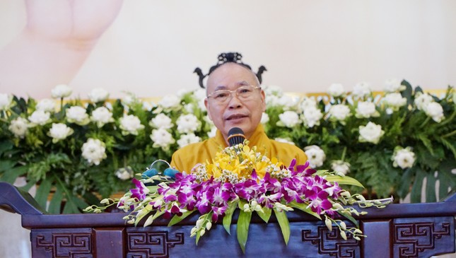Hòa thượng Thích Viên Giác thuyết giảng đến đạo tràng chuyên đề về Bồ-tát Đại Thế Chí