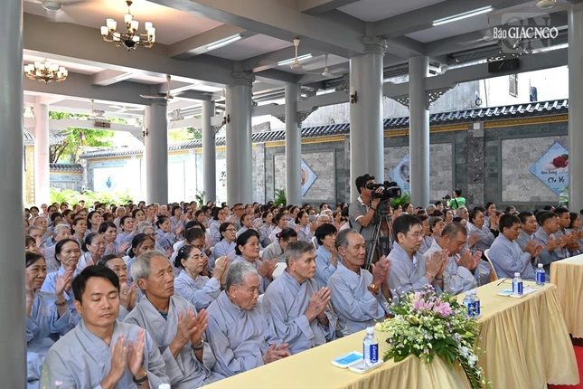 400 Phật tử tham gia khóa tu do 4 ban trực thuộc GHPGVN tỉnh và Ban Trị sự TP.Vũng Tàu tổ chức