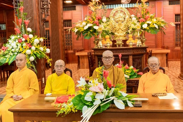 Chư tôn đức chứng minh, chư giới sư