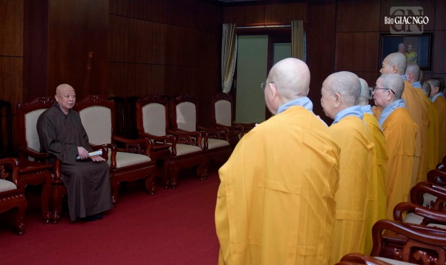 Hòa thượng Thích Lệ Trang có vài lời lưu ý cùng chư Ni trưởng trong Phân ban Ni giới TP.HCM, Ban Kiến đàn Ni trong công tác tổ chức