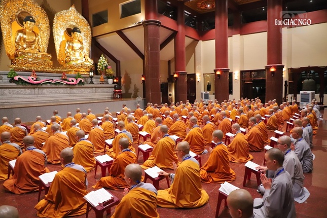 Mỗi thời khóa ở giới trường diễn ra trang nghiêm