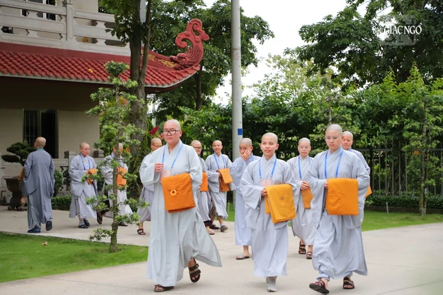 Mỗi ngày tại giới trường chùa Thanh Tâm, giới tử phải tuân thủ theo các hiệu lệnh từ Ban Điều hành, Ban Quản giới tử thực hiện các thời khóa theo quy định