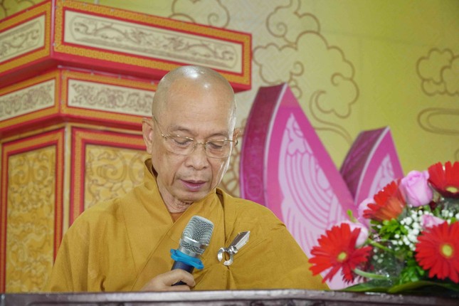 Thượng tọa Thích Huệ Khai phát biểu khai mạc
