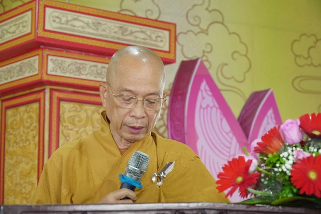 Thượng tọa Thích Huệ Khai phát biểu khai mạc Thượng tọa Thích Huệ Khai phát biểu khai mạc