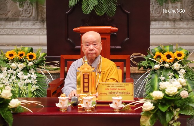 Ni trưởng Thích nữ Như Xuân đương vi Đường đầu Hòa thượng Ni đàn giới Thức-xoa-ma-na