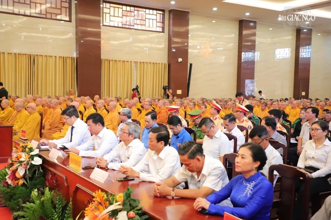 Đại diện lãnh đạo các cơ quan TP.HCM tham dự lễ tưởng niệm tại Việt Nam Quốc Tự