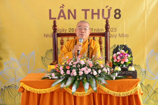 Thượng tọa Thích Pháp Huệ thuyết giảng đề tài “Chuyển hóa nghiệp trong đời sống thực tại”