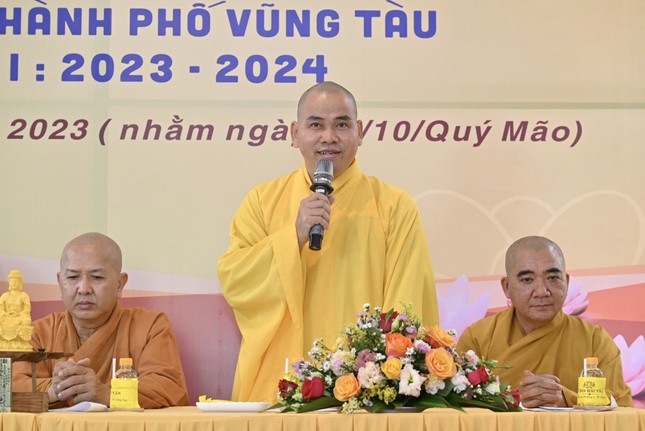 Thượng tọa Thích Thiện Thông đạo từ đến Phật tử