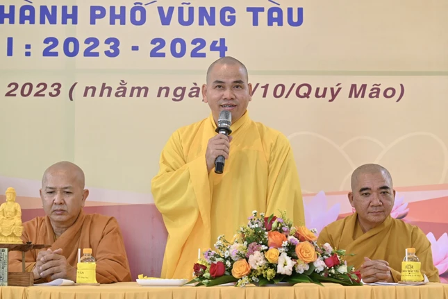 Thượng tọa Thích Thiện Thông đạo từ đến Phật tử