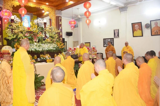 Môn đồ pháp quyến tưởng niệm Hòa thượng Thích Chí Đạo