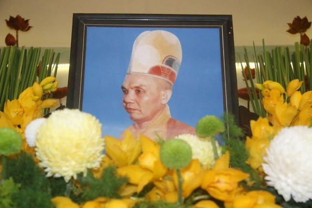 Di ảnh cố Hòa thượng Thích Hải Tuệ