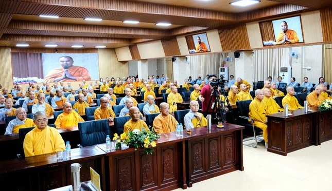 Khóa tu có trên 200 Tăng Ni tham dự