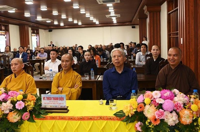 Chư tôn đức tham dự lễ khai giảng