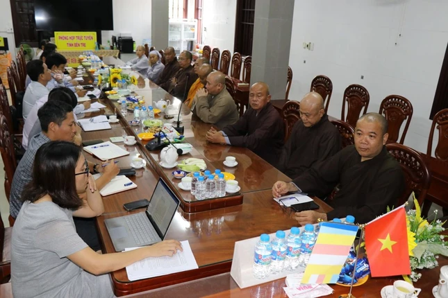 Quang cảnh buổi làm việc tại Văn phòng Ban Trị sự tỉnh