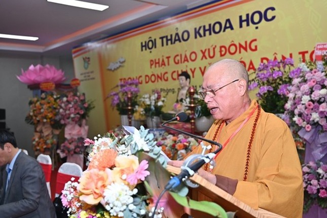 Hòa thượng Thích Thanh Giác đã lên phát biểu đề dẫn hội thảo
