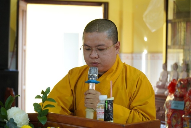 Đại đức Thích Minh Tịnh phát biểu tiếp thu các ý kiến chỉ đạo Đại đức Thích Minh Tịnh phát biểu tiếp thu các ý kiến chỉ đạo