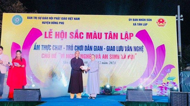 Ni sư Thích nữ Như Hiền ủng hộ chương trình Ni sư Thích nữ Như Hiền ủng hộ chương trình