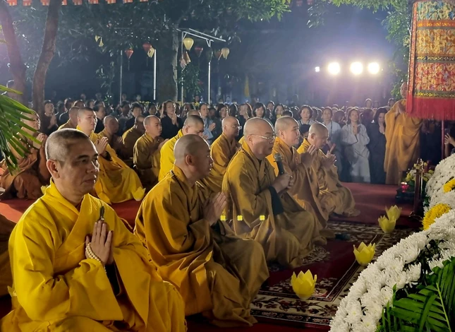 Chư tôn đức tham dự buổi lễ