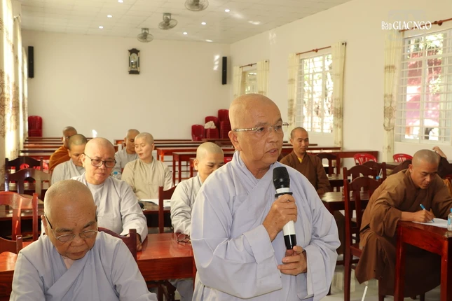 Đóng góp ý kiến tại buổi làm việc