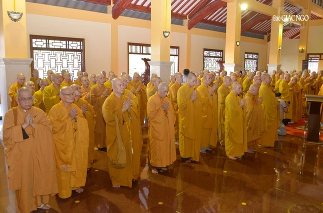 Chư tôn đức Hội đồng Trị sự, Ban Thường trực Ban Trị sự TP.HCM, TP.Thủ Đức và 21 quận huyện tham dự lễ tưởng niệm Chư tôn đức Hội đồng Trị sự, Ban Thường trực Ban Trị sự TP.HCM, TP.Thủ Đức và 21 quận huyện tham dự lễ tưởng niệm