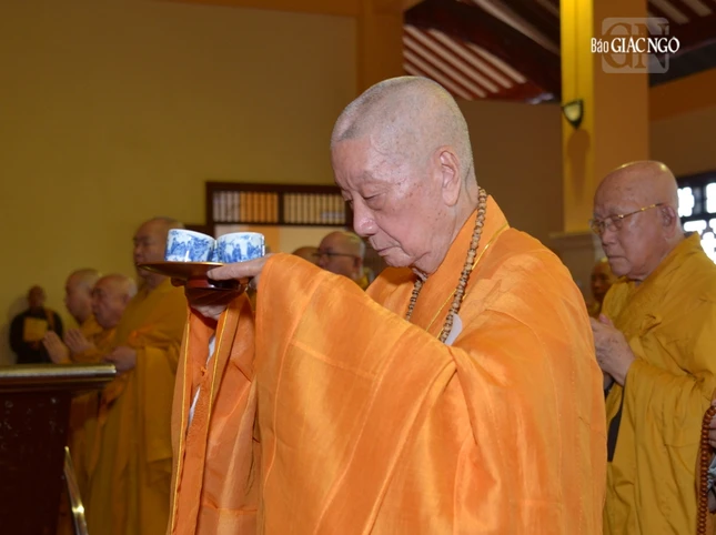 Dâng trà Dâng trà