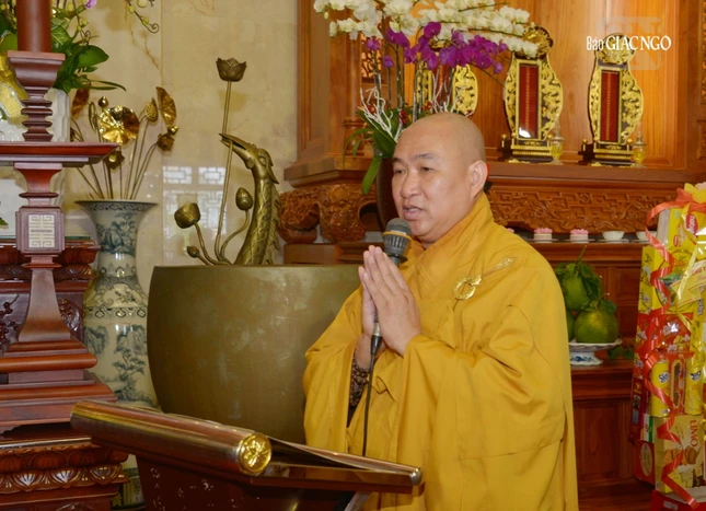 Thượng tọa Thích Phước Nguyên phát biểu cảm tạ Thượng tọa Thích Phước Nguyên phát biểu cảm tạ
