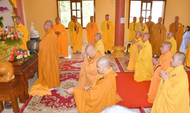 Môn đồ pháp quyến thành kính tưởng niệm