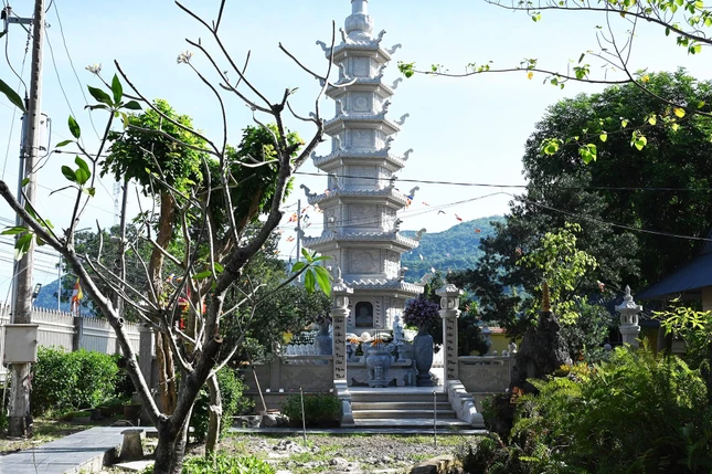 Bảo tháp Trưởng lão Hòa thượng Thích Giác Cầu tại tịnh xá Ngọc Thạnh