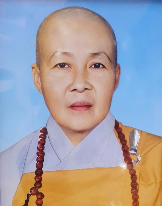 Chân dung Ni trưởng Thích nữ Huệ Nhàn