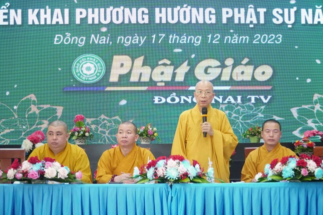 Thượng tọa Thích Huệ Khai phát biểu chỉ đạo