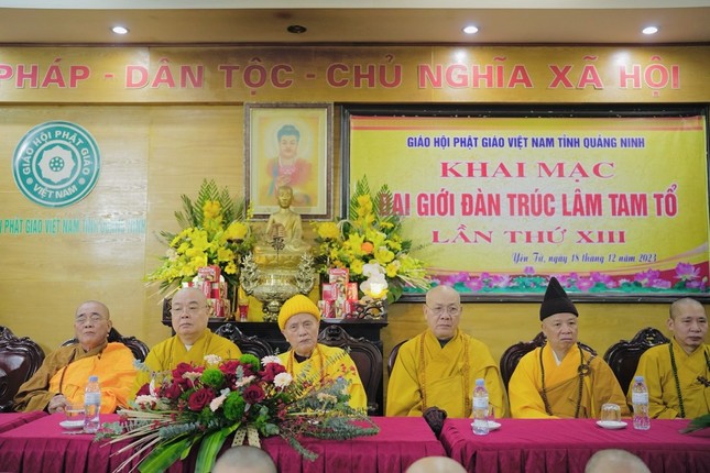 Chư tôn đức chứng minh