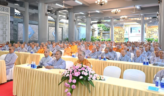 Chư tham dự hội nghị tổng kết