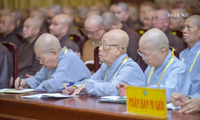 Các Ni trưởng tham dự chuyên đề về Quy chế Ban Tăng sự T.Ư