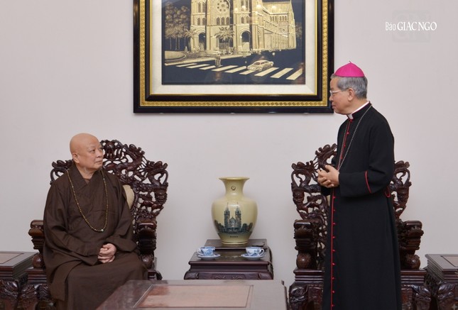 Tổng Giám mục Giuse Nguyễn Năng cảm ơn phái đoàn Ban Trị sự GHPGVN TP.HCM