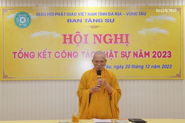 Hòa thượng Thích Huệ Trí phát biểu tại hội nghị