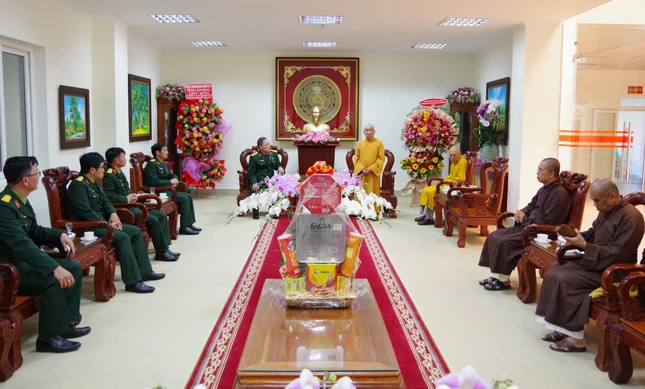 Hòa thượng Thích Thanh Tân chúc mừng tới toàn thể cán bộ, chiến sĩ nhân ngày truyền thống Quân đội Nhân dân Việt Nam Hòa thượng Thích Thanh Tân chúc mừng tới toàn thể cán bộ, chiến sĩ nhân ngày truyền thống Quân đội Nhân dân Việt Nam
