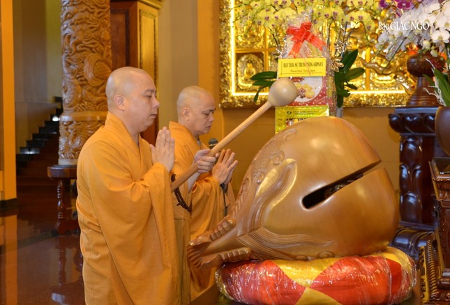 Lễ Bố-tát của chư Tăng thành viên GHPGVN TP.HCM vào ngày 14 Âm lịch mỗi tháng