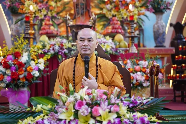 Đại đức Thích Quảng Nghĩa chia sẻ cho đại chúng về Đức Phật A Di Đà, với 48 hạnh nguyện lớn