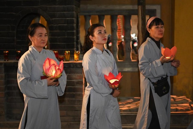 Phật tử cầu nguyện